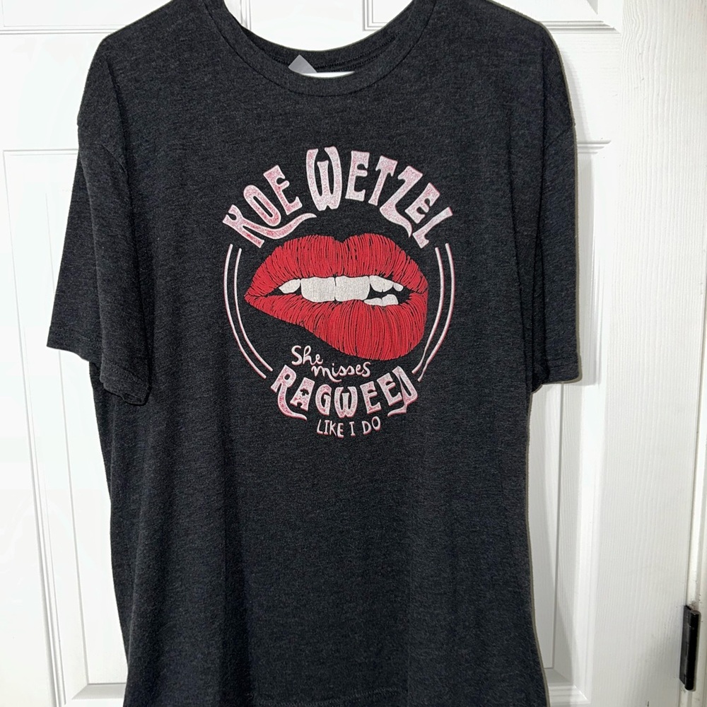 Graphic Short Sleeve Tee - Black